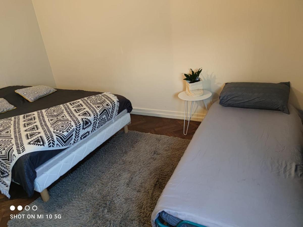 Appartement Tres Bien Place Шатору Экстерьер фото